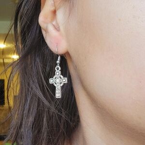 New Dainty Silver Celtic Cross Dangle Drop Earrings